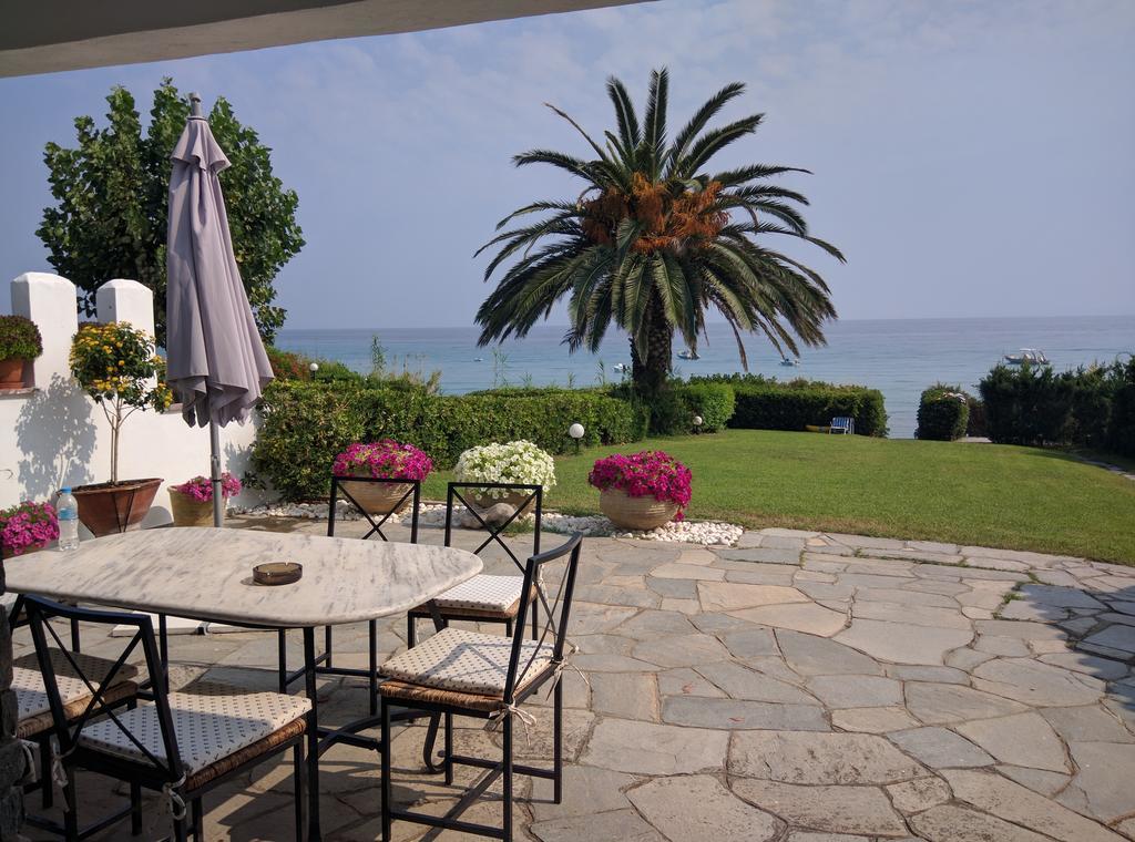 Beach Front Chanioti Polychrono Buitenkant foto